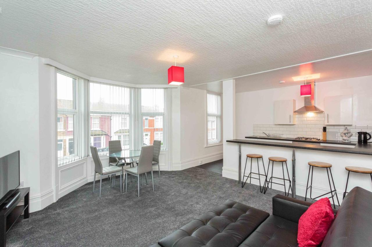 เชอร์รี่ พร็อพเพอร์ตี้ - เบอร์รี่ อพาร์ตเมนต์ Apartment แบล็คพูล ภายนอก รูปภาพ